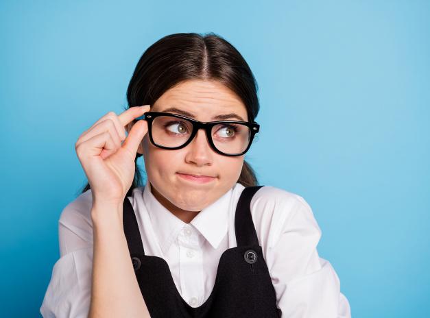 ICL (intraokulare) Linsen bigstock-fat-glasses-390602156-deagreez